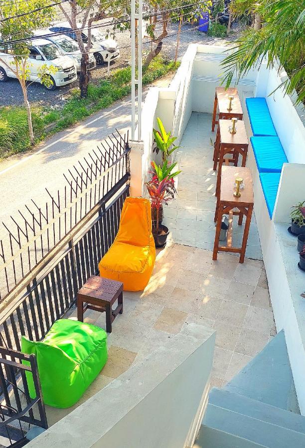 Hustay Guest House - Canggu Buitenkant foto