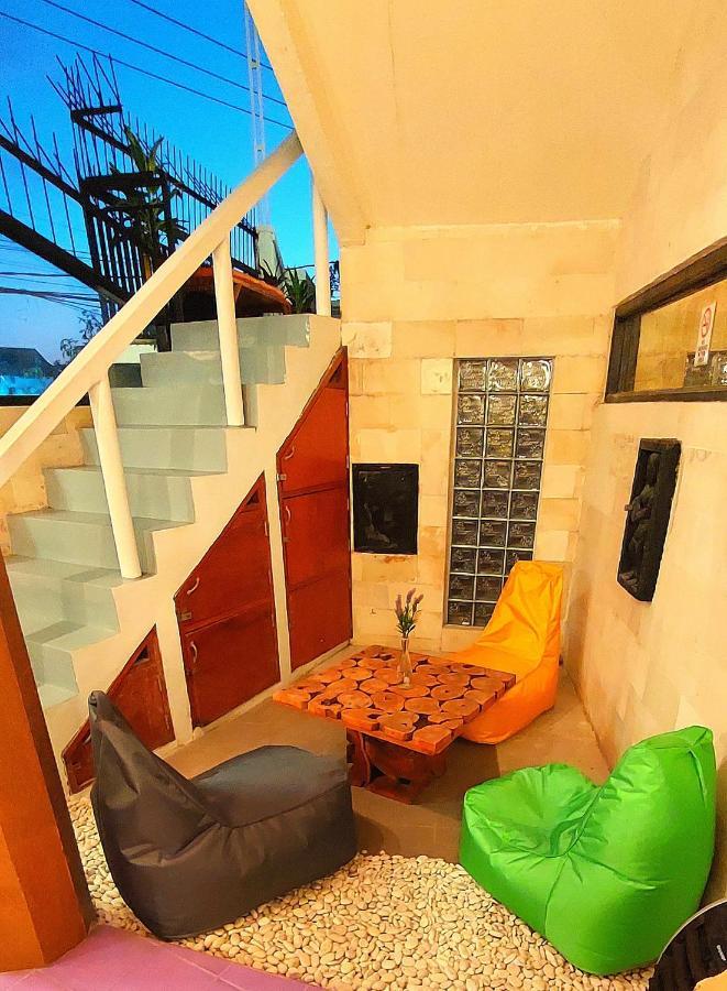 Hustay Guest House - Canggu Buitenkant foto