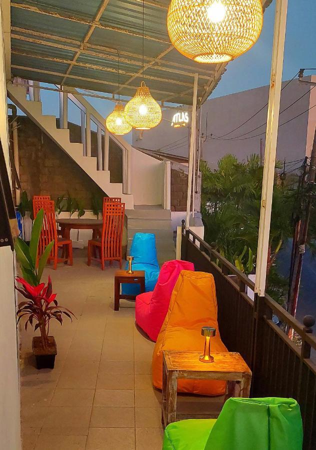 Hustay Guest House - Canggu Buitenkant foto