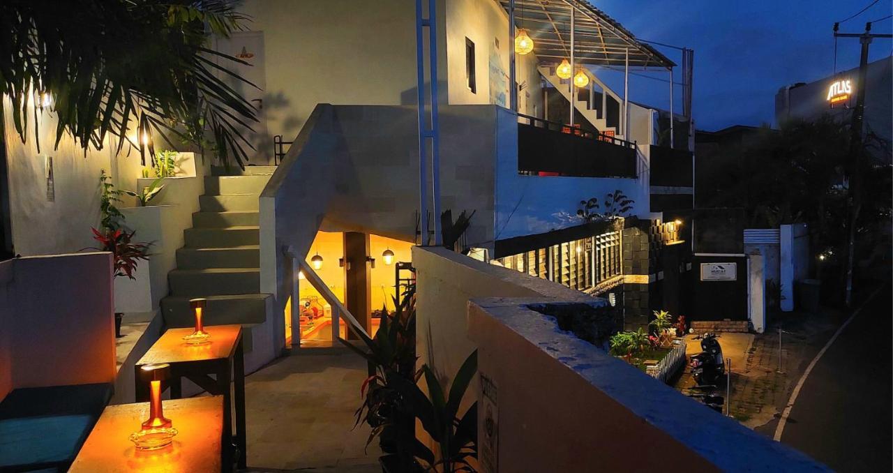 Hustay Guest House - Canggu Buitenkant foto