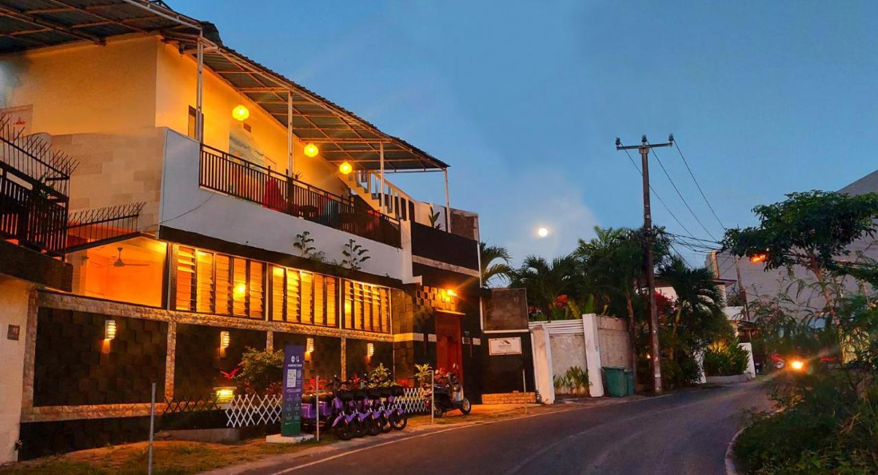Hustay Guest House - Canggu Buitenkant foto