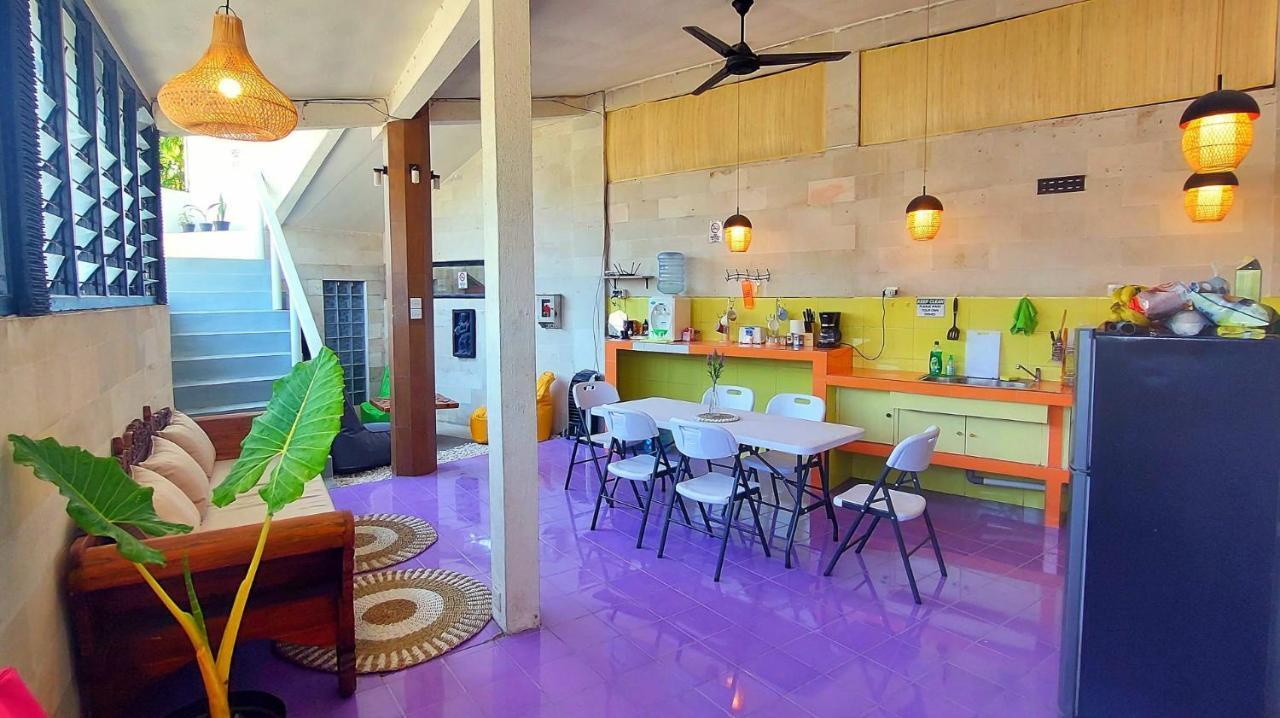 Hustay Guest House - Canggu Buitenkant foto