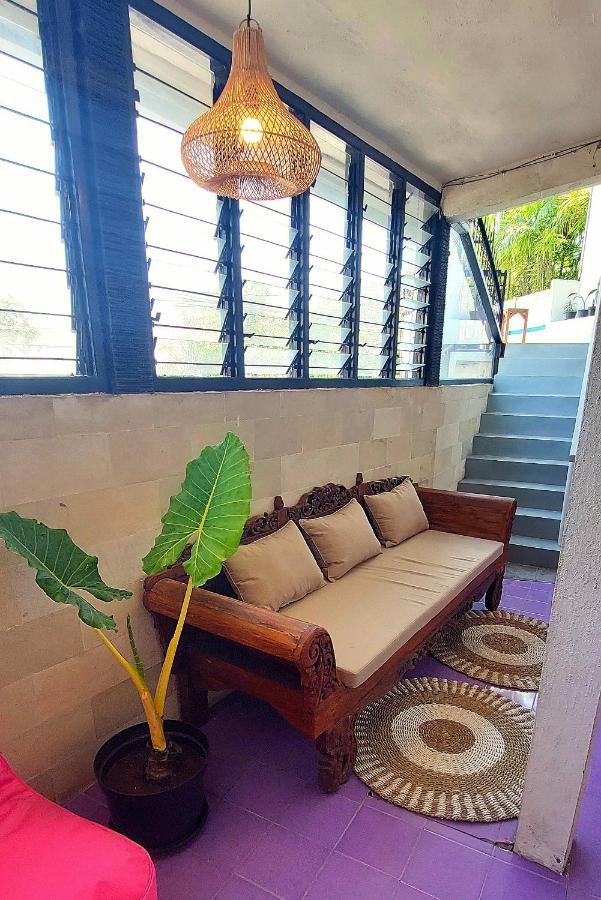 Hustay Guest House - Canggu Buitenkant foto