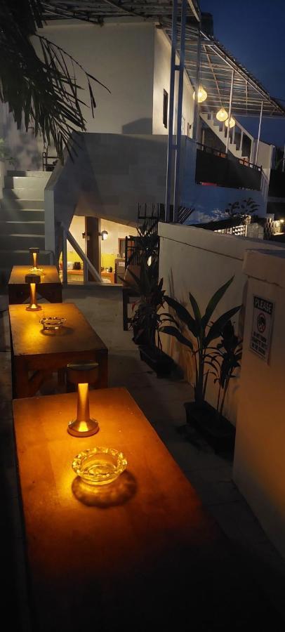 Hustay Guest House - Canggu Buitenkant foto
