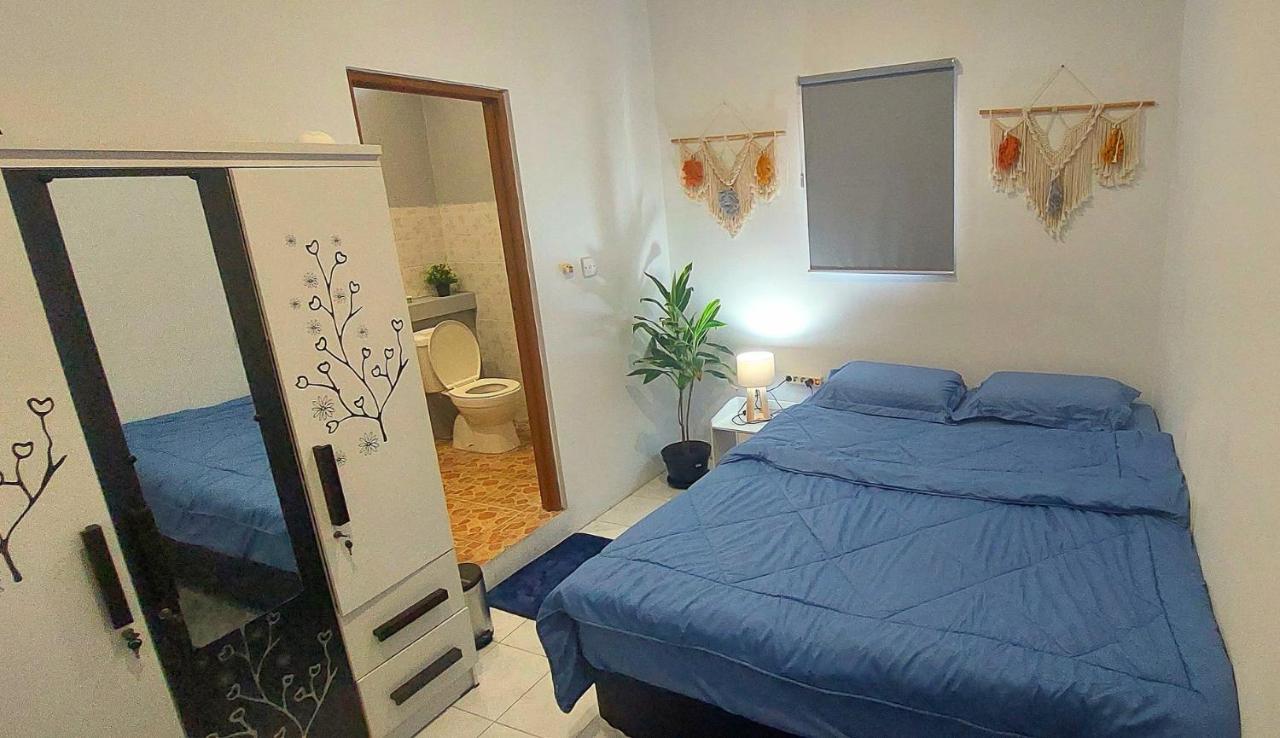 Hustay Guest House - Canggu Buitenkant foto