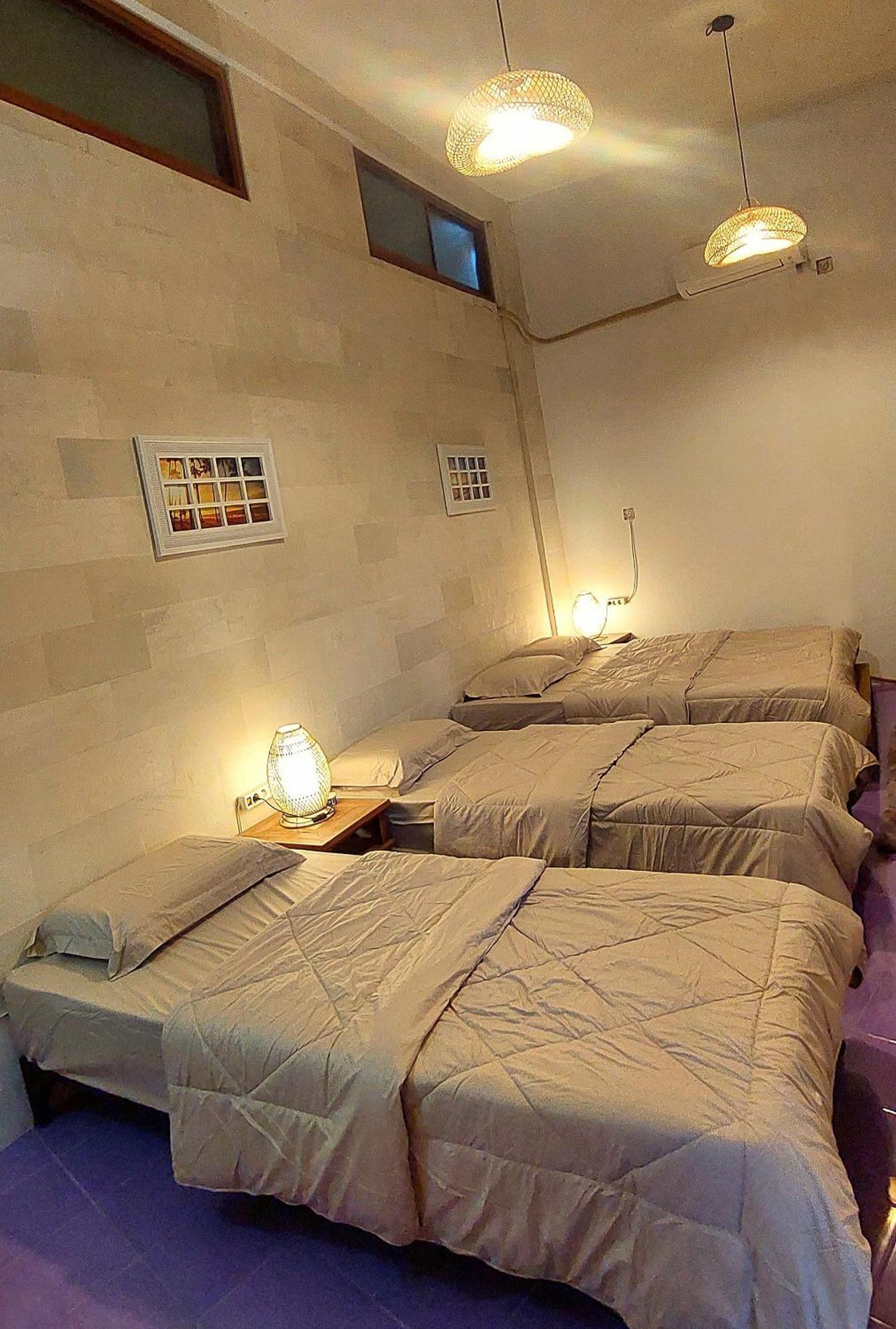 Hustay Guest House - Canggu Buitenkant foto