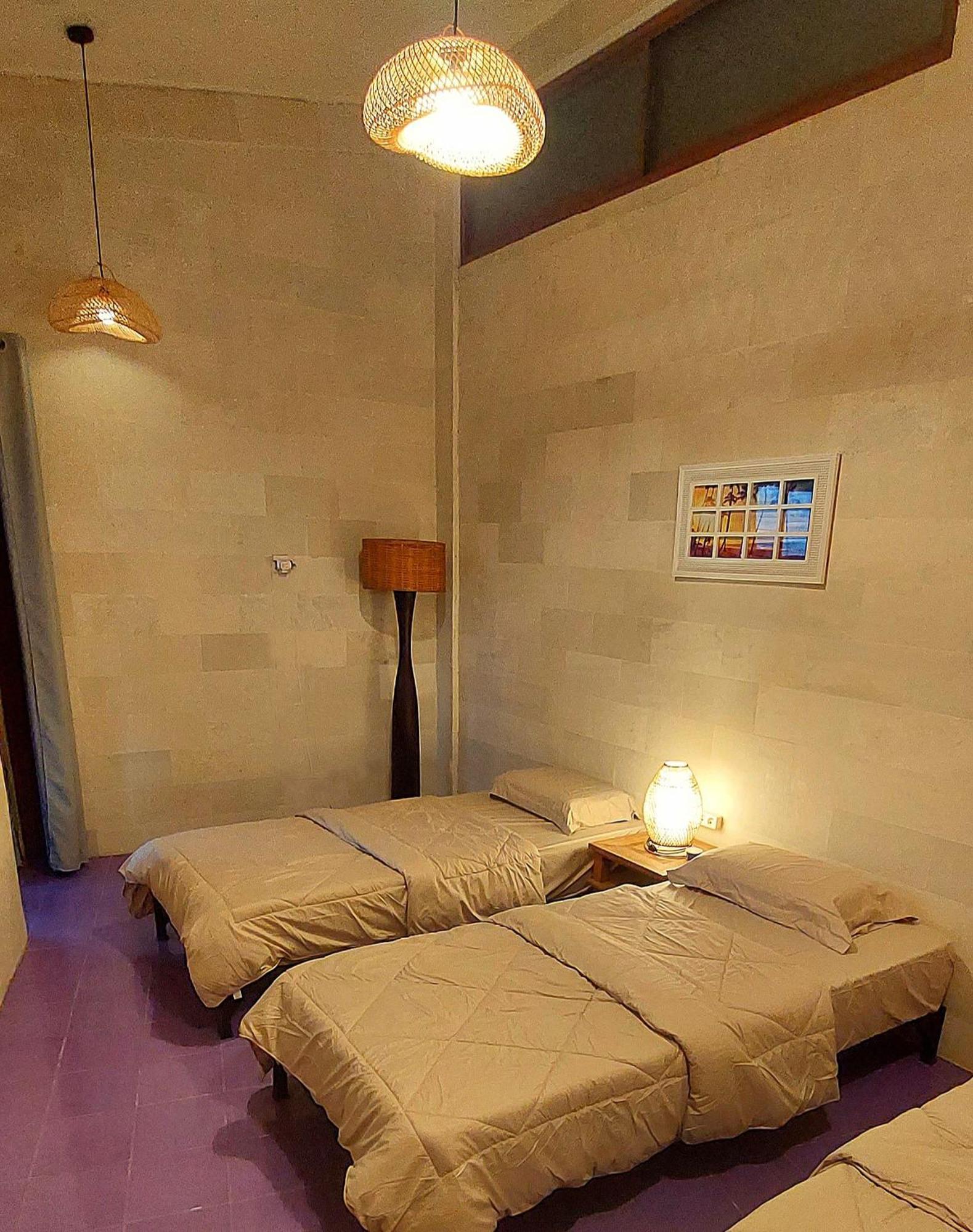 Hustay Guest House - Canggu Buitenkant foto